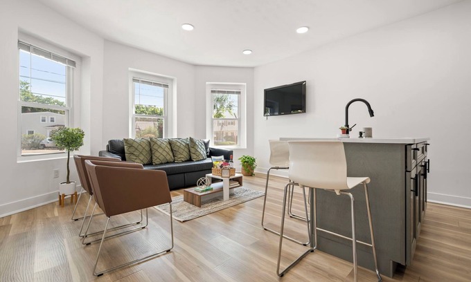 Paterson Apartamento | 10Guests! Parking/1ST FLOOR-Duplex