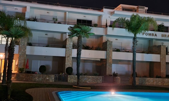 Vale de Carro Condominio | Duplex com Vista Piscina Barbeque Garagem 5 Minutos da Praia