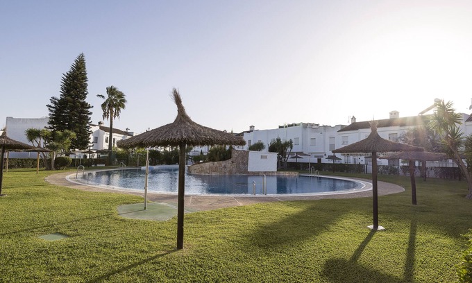 Los Gallos-Cerromolino Casa | DUPLEX NEAR THE BEACH - Encantadora casa con piscina compartida y WiFi gratis.