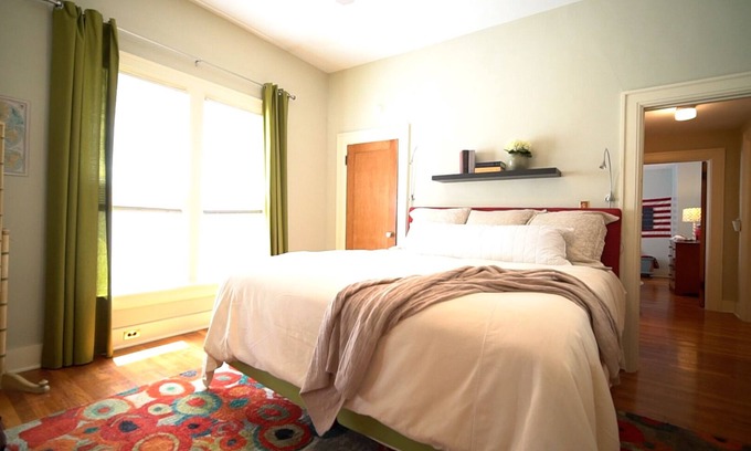 Kansas City Apartamento | Duplex First Floor - Southmoreland, KCMO - Easy access to all KC has to offer