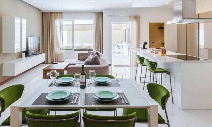 Sliema Condominio | Duplex Maisonette Sliema with Jacuzzi by ArcoBnb