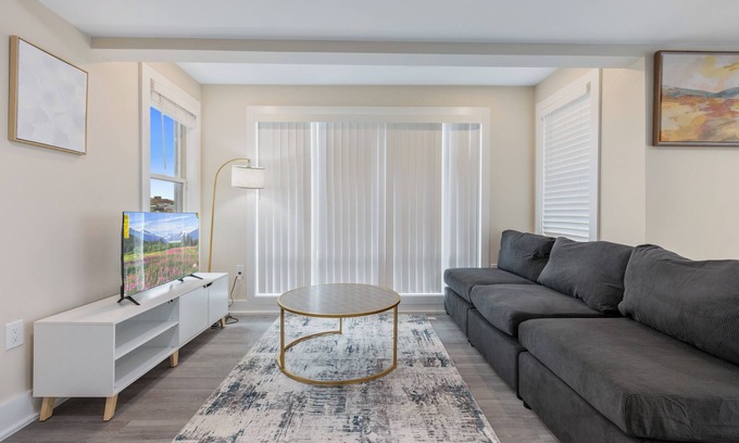 Columbia Heights Apartamento | Duplex near Metro New Apartment 2BR