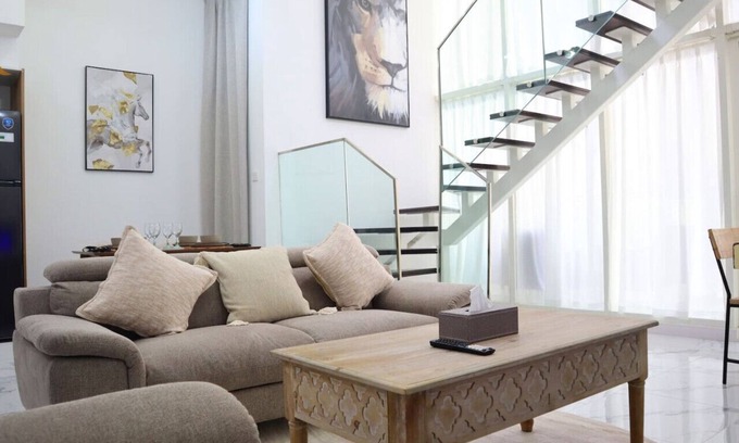 Masdar City Apartamento | Duplex Serenity: Your 2BR Oasis in Masdar City