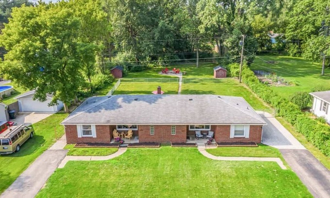 Shelby Township Casa | NEW! Relaxing & Peaceful 2 BR FLAT | Top Location