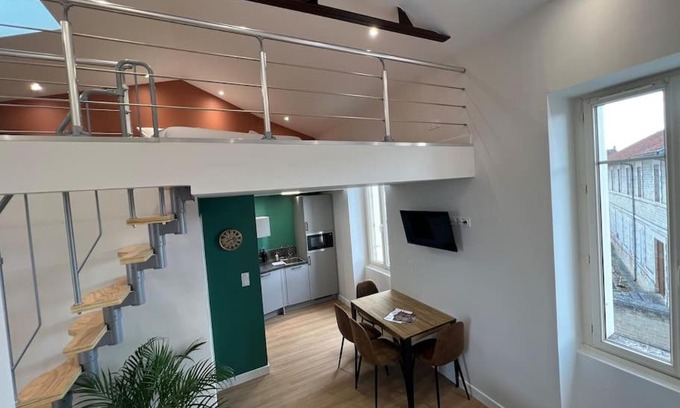 Angouleme Apartamento | Duplex type Loft centre ville * clim * WIFI * Haut de gamme *