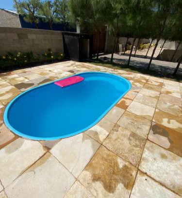 Canoa Quebrada Apartamento | Duplex vista mar acomoda até 12 pessoas com piscina e estacionamento privativo