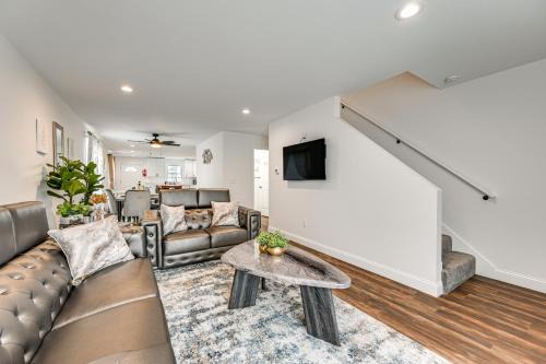 Springfield Apartamento | Duplex with Fire Pit about 1 Mi to MGM Springfield!