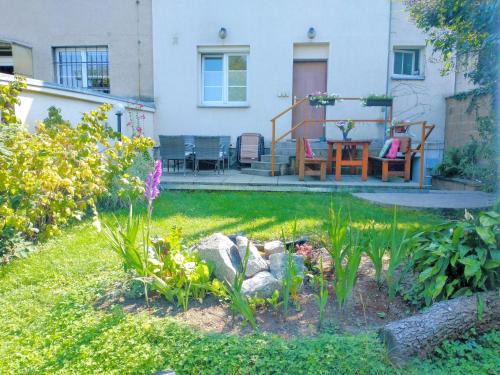 Prague 4 Apartamento | Duplex with garden