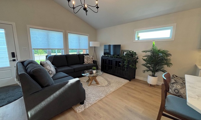 Dauphin Casa | Duplexes on Hawthorne