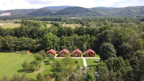 Miedzylesie Casa | Dwór Piotra i Pawła- pokoje i domki