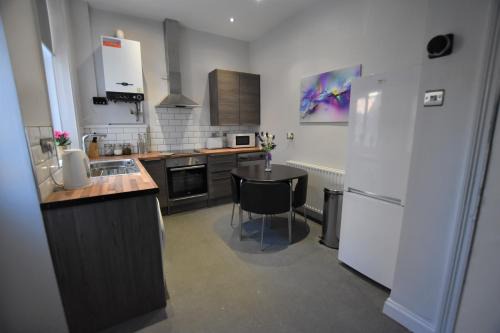 Sunderland Casa | Dwell Living Central 5 Bd, Sleeps 10