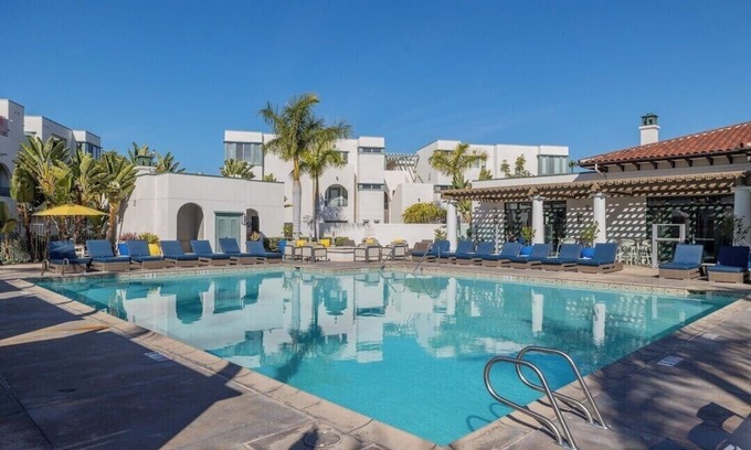 Point Loma Heights Apartamento | Dylan Point Loma- Charming 2-bedroom apartment with fitness room and AC.