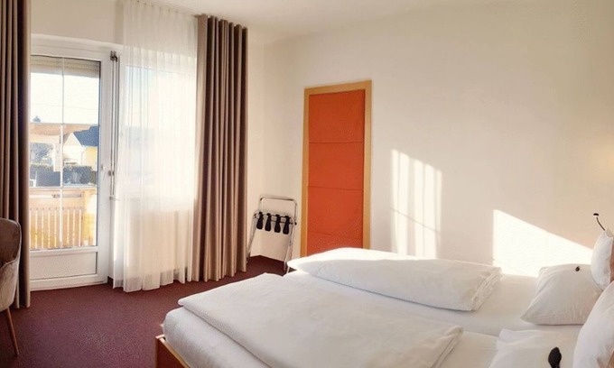 Bad Waltersdorf Casa | DZ Sonnenseite mit Balkon ab 7 Nächtehalbpension - Hotel-restaurant Teuschler-mogg