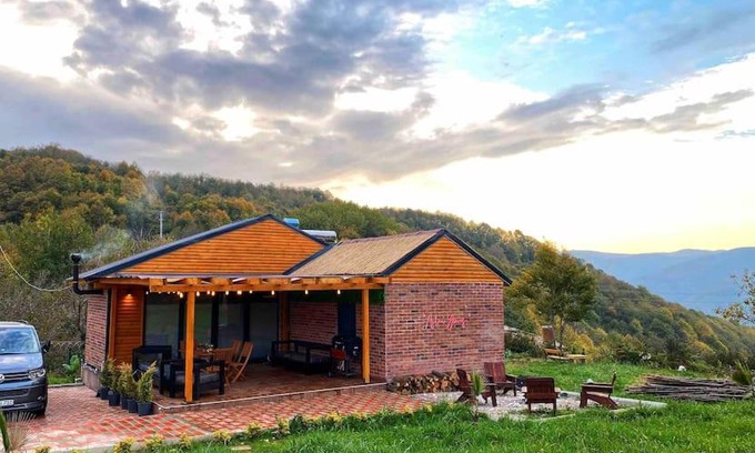 Golcuk Chalet De Esquí | eşsiz doğa manzarasında jakuzi keyfi sunan dağ evi