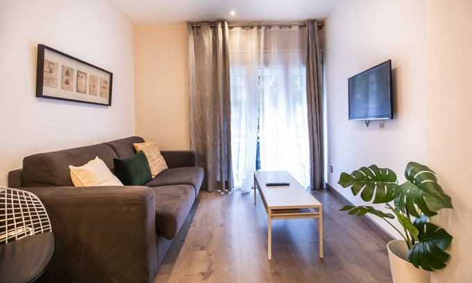 El Camp de l'Arpa del Clot Apartamento | E2IND1118 - Apartment near Sagrada Familia