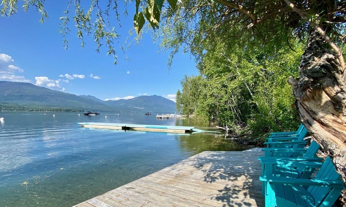 Blind Bay Casa | EAGLE BAY SEMI-LAKEFRONT - 2 PRIVATE SUITES - KING BEDS - LAKE ACCESS