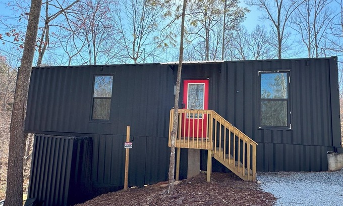 Six Mile Cabina | Eagle Container Cabin B – Walterfalls, Upstate SC