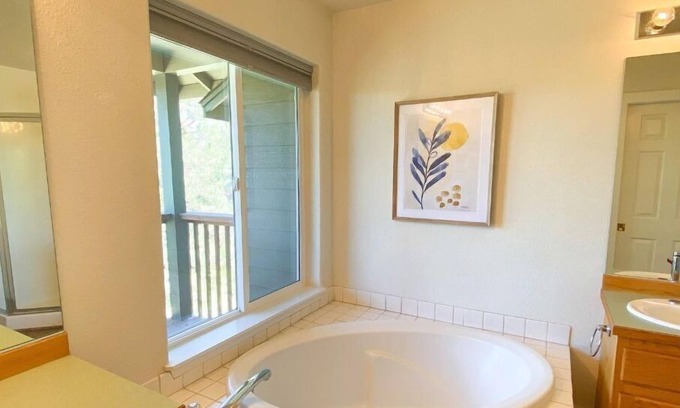 Redmond Casa | Eagle Crest dog friendly on the golf course home