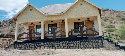 Lake Natron Cama Y Desayuno | Eagle Nest lake Natron Guest House