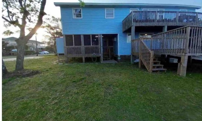 Hatteras Casa | Eagle Pass Cabina- Unique Cabin Perfect for Two!