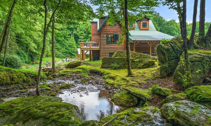 Banner Elk Casa | Eagle Ridge Falls