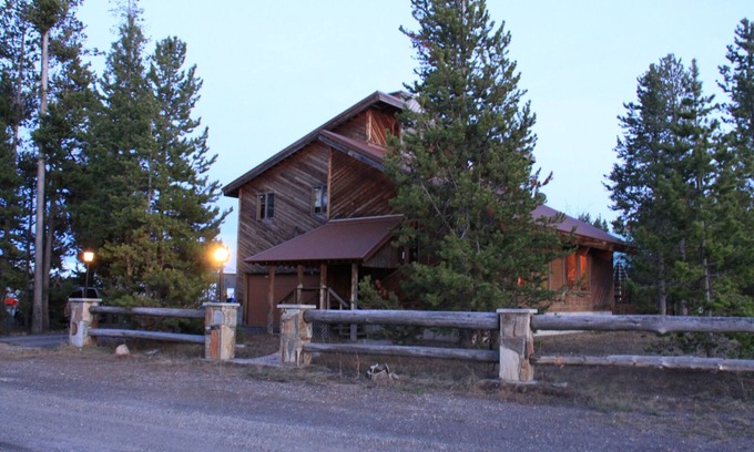 West Yellowstone Casa | Nido de águila en la ciudad de West Yellowstone