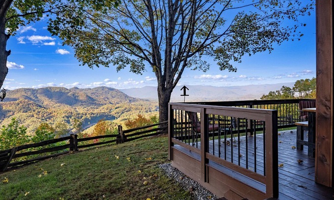 Bryson City Cabina | Eagle's Summit- Spectacular Views!