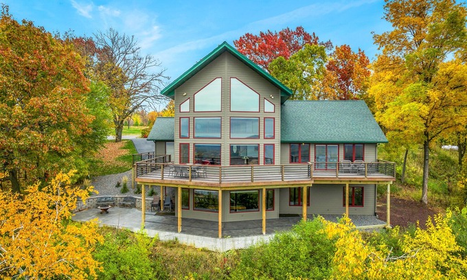 De Soto Casa | Eagles Landing Sleeps 10 HOT TUB