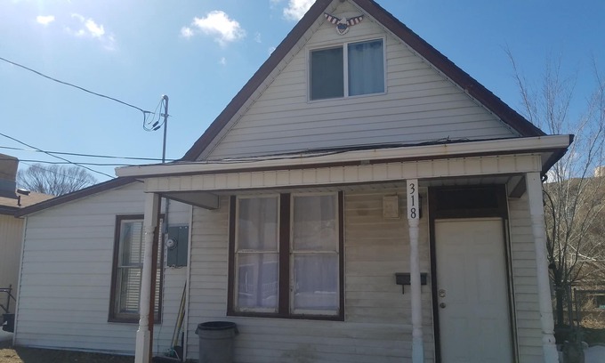 Price Casa | Eagles Nest Helper, UT