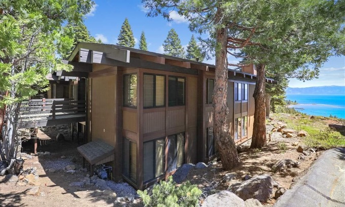 Tahoe City Condominio | Rocky Ridge # 28: 3 dormitorios, 2 baños condominio en Tahoe City, para 6 personas