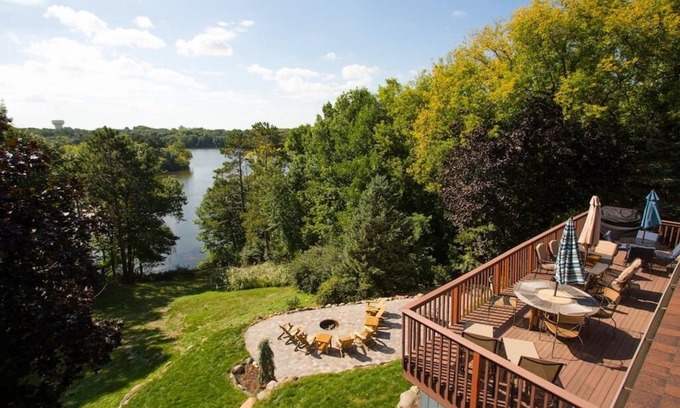Inver Grove Heights Casa | Casa moderna del lago con bañera de hidromasaje y pozo de fuego