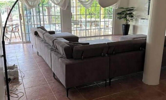 Albion Casa | "Eagles Nest Villa 4 BDRM HOUSE" AC & Tv ALL rooms