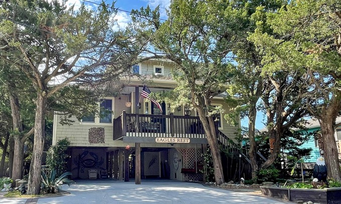 Ocracoke Casa | Eagles Rest: Relax in this pet friendly home with an enclosed yard perfect for y