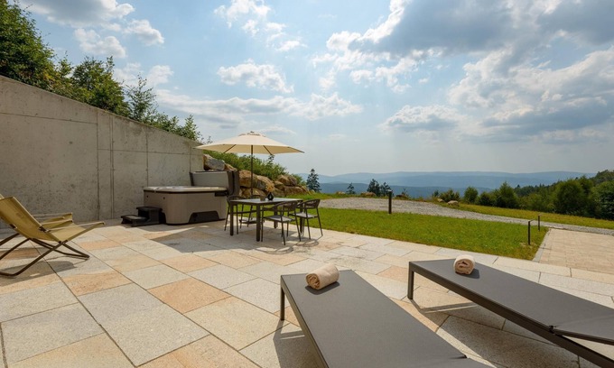 Bodenmais Chalet De Esquí | Earth house with far-reaching views of the valley - sauna and whirlpool