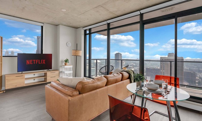 Connaught Apartamento | Earthlight Golden Hour Corner