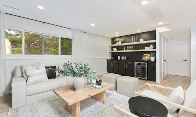 Cottage Grove Cabaña | Earthy | Deluxe Cottage