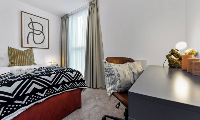 Whitechapel Apartamento | Earthy Elegance: Nature Inspired Flat in Prime Location