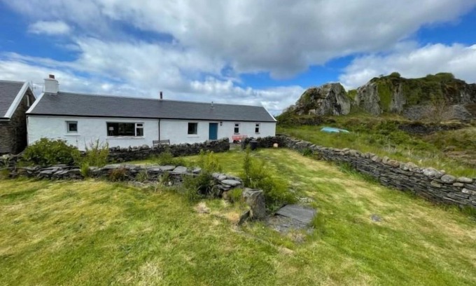 Slate Islands Casa | Easdale Cottage by Interhome