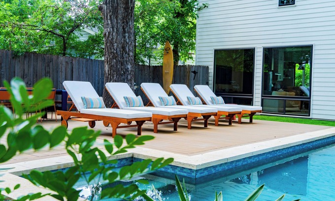 Holly Casa | East Austin Hideout with a pool