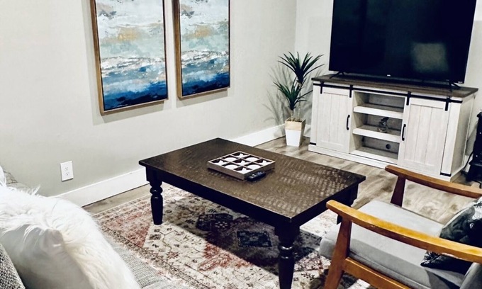 Windsor Park Casa | East Austin Home - Peaceful and centrally-located