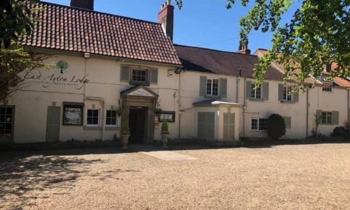 East Ayton Hotel | East Ayton Lodge Hotel, Scarborough