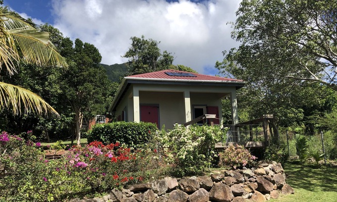 Charlestown Cabaña | Garden Cottage este jardín privado, Innisfree
