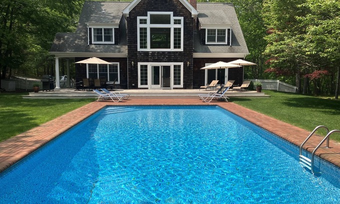 Northwest Harbor Casa | East Hampton Classic