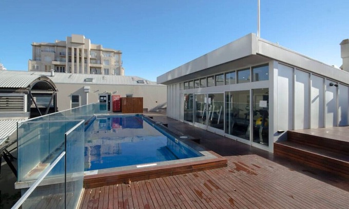 East Melbourne Apartamento | East Melbourne retreat: 2 bed + car park