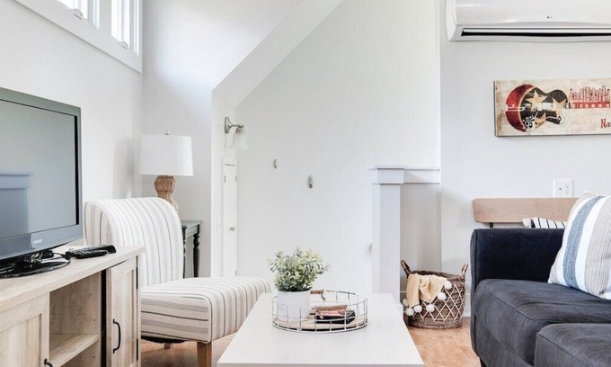 Eastwood Apartamento | East Nash Hideaway ~ Close to Everything!