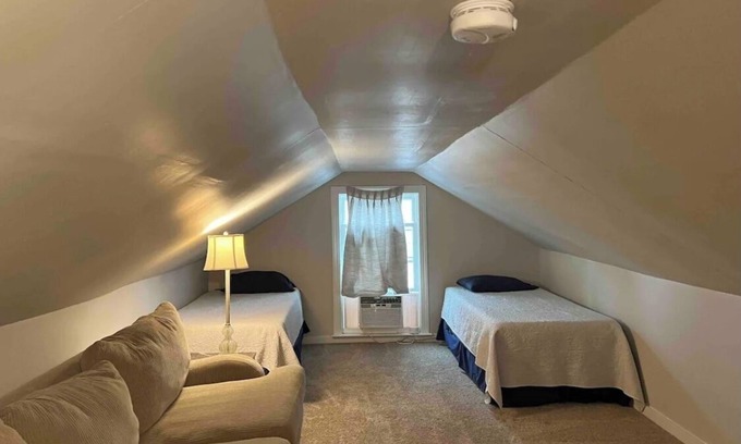 Greenwood Cabaña | East Nashville Cottage - Pet Friendly