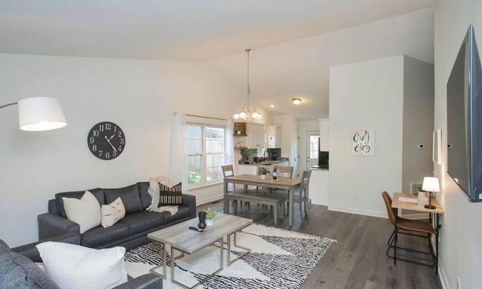 Shelby Hills Apartamento | “East Nashville Haven” | 7 min to Broadway & DT!