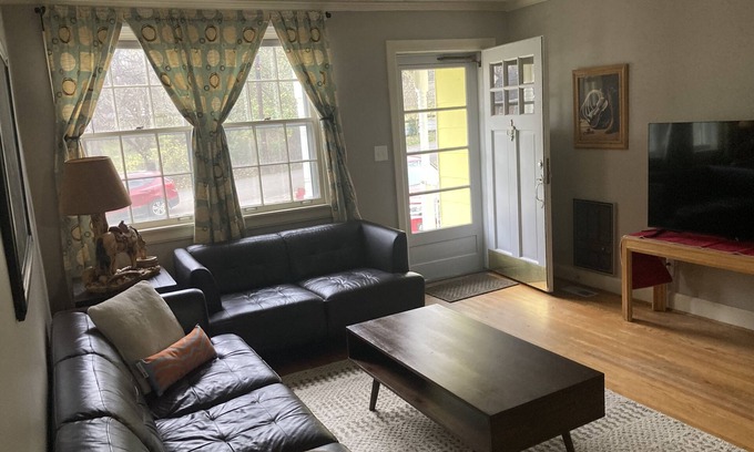 Inglewood Casa | EAST NASHVILLE HOUSE - MONTHLY MINIMAL RENTAL-CLOSE TO MUSIC AND HOSPITALS!!!