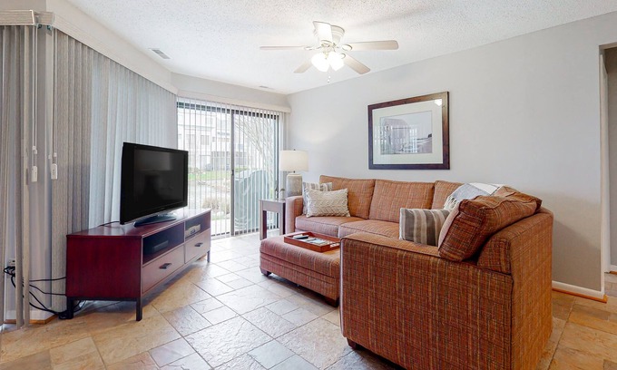 Fenwick Island Condominio | East of the Sun condo with WiFi, central AC, pool and tennis - walk to beach