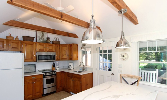 East Orleans Cabaña | East Orleans Cottage 3/10 mile to Nauset Beach
